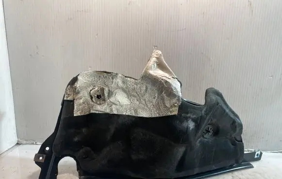 Audi Q7 4L Heat shield in engine bay 4L0819512