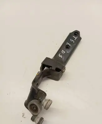 Volkswagen Transporter - Caravelle T5 Sliding door middle roller runner 7H0843336D 30053F