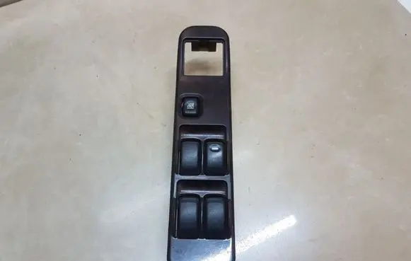 Mitsubishi Pajero Sport I Electric window control switch MR551005X5