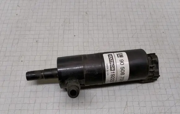Volkswagen Bora Headlight washer pump 90508709