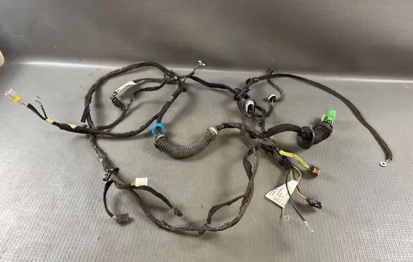 Citroen DS4 Rear door wiring loom 9810104580 9810103980