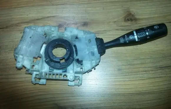 Mitsubishi Lancer Wiper control stalk 17b153
