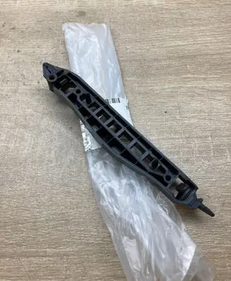 Opel Corsa E Front bumper mounting bracket 39014303