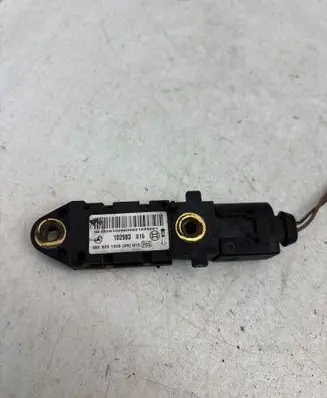 Mercedes-Benz CLS C219 Airbag deployment crash/impact sensor 0028201326 102983015