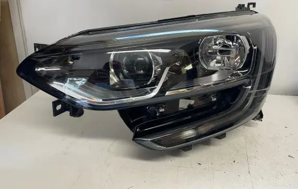 Renault Megane IV Headlight/headlamp 260602792R