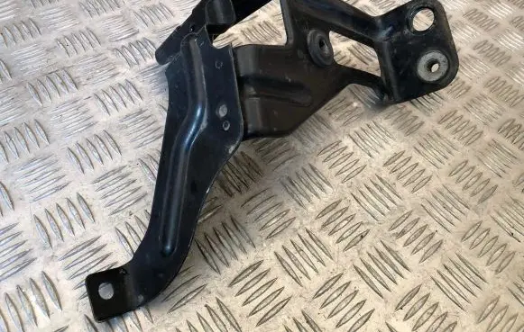 Audi A6 S6 C6 4F ABS pump bracket 03G131529B 27052007