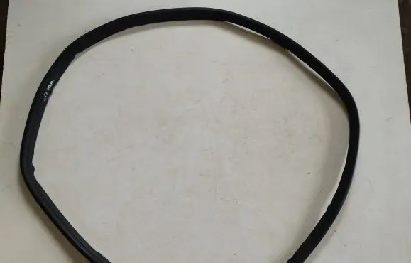 Skoda Fabia Mk2 (5J) Front door rubber seal 5J0867365