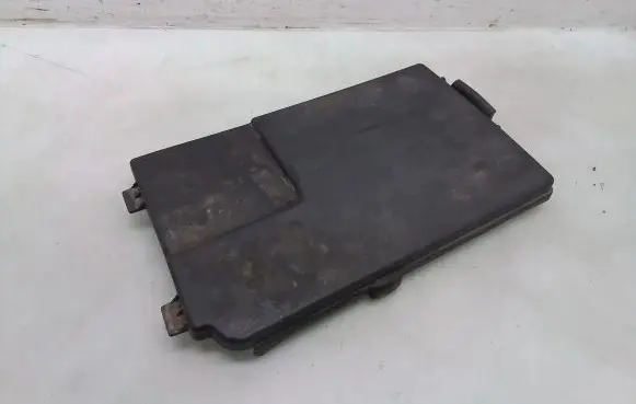 Audi A3 S3 8P Battery box tray cover/lid 1K0915443