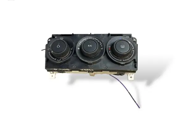 Peugeot 308 Climate control unit T1000220K K841