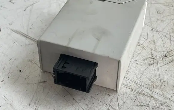 BMW 3 E46 Wing mirror control module 61358376506 8376506