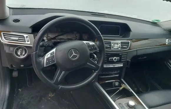 Mercedes-Benz E W212 Dashboard 