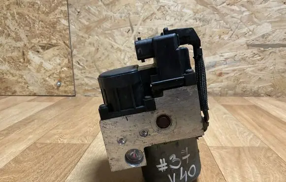 Volvo S40, V40 ABS Pump 30857585