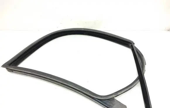 Ford Transit Courier Rubber seal front door window/glass 