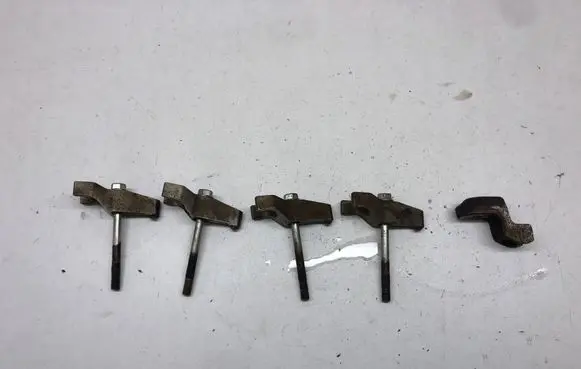 Toyota Avensis T250 Fuel Injector clamp holder