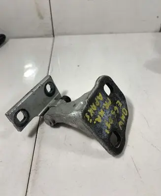 BMW 7 E65 E66 Front door lower hinge 7017817