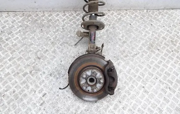 Mazda 3 III Front wheel hub spindle knuckle