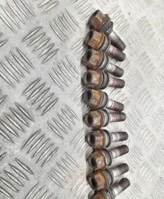 Audi Q7 4L Nuts/bolts 