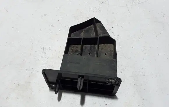 Renault Zoe Front bumper mounting bracket 620939239R