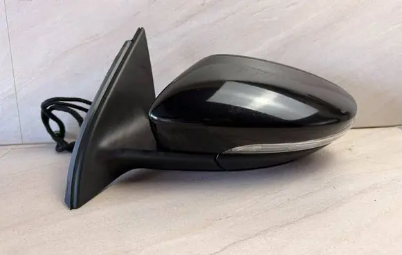 Volkswagen PASSAT B7 Front door electric wing mirror 3C0857933A