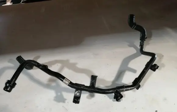 Audi A6 S6 C7 4G Engine coolant pipe/hose 04L122157BA
