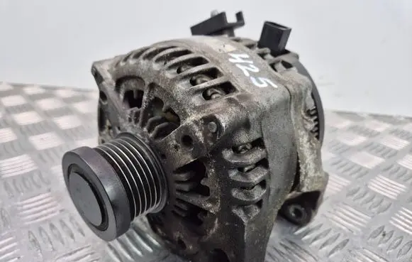 BMW 5 F10 F11 Generator/alternator 7605061 14V210A