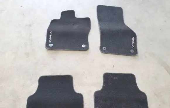 Skoda Octavia Mk4 Front floor mat 5E4061404