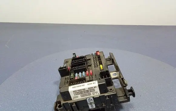 Peugeot 206 CC Fuse box set 9657608780