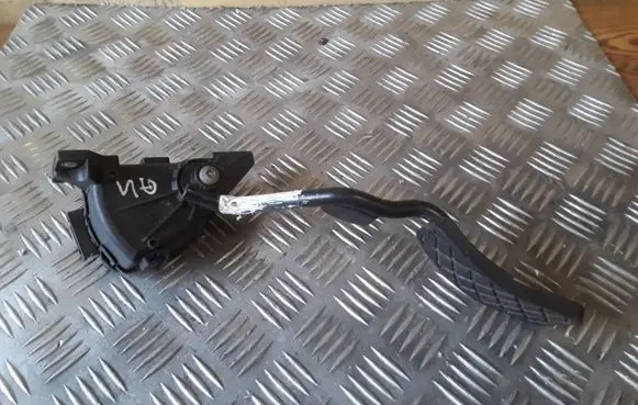 Audi A4 S4 B6 8E 8H Accelerator throttle pedal 8E2721523D 6PV00802633