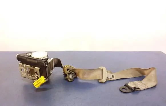 Chrysler Town & Country V Front seatbelt