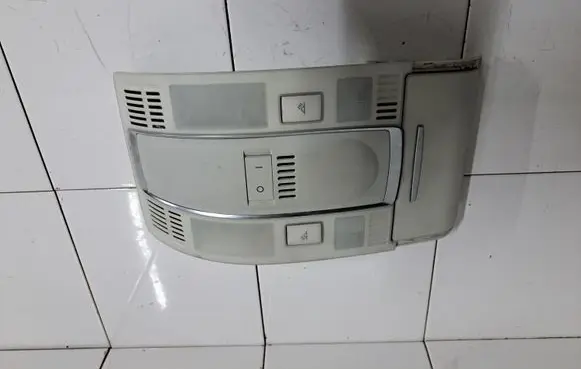 Audi A6 S6 C6 4F Front seat light 4F0951177