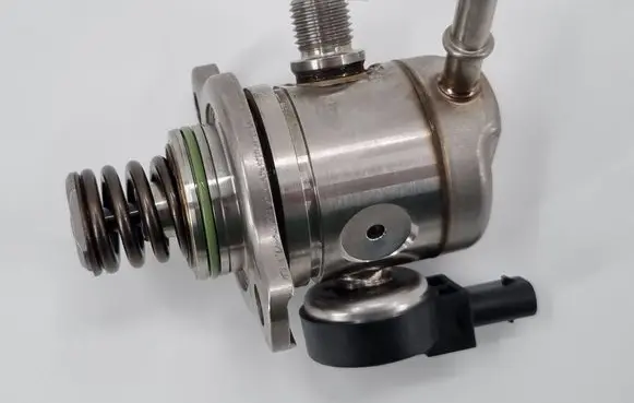 Audi A5 Fuel injection high pressure pump 06R127A01