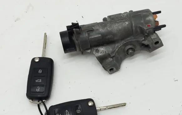 Skoda Fabia Mk2 (5J) Ignition lock 4B0905851C