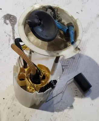 BMW 2 F46 In-tank fuel pump 7300483