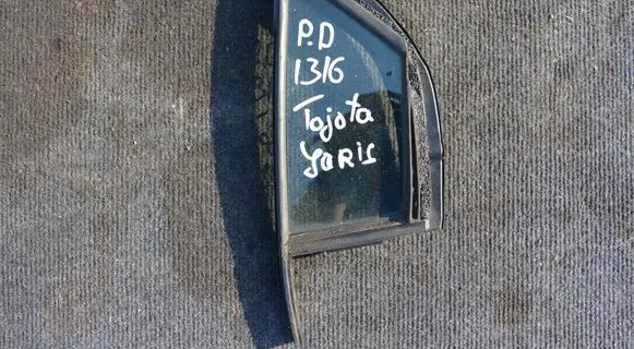 Toyota Yaris Front door vent window glass four-door 43R00097