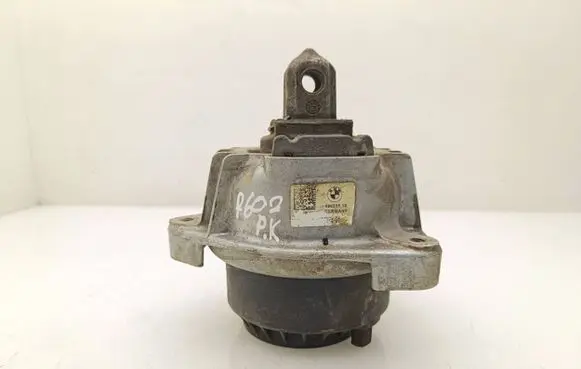 Engine mount bracket