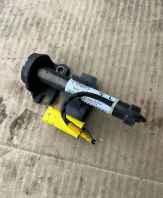 BMW 5 G30 G31 G38 Bonnet Pedestrian Airbag Actuator 0589P1000095
