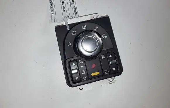 Land Rover Discovery 4 - LR4 Other switches/knobs/shifts AH2214B596
