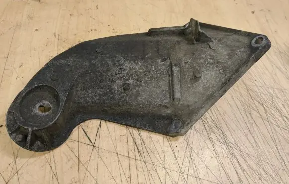 BMW X5 E53 Engine mounting bracket 6761565