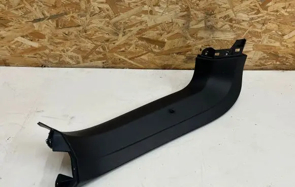Porsche Cayenne (9Y0 9Y3) Tailgate trim 9y3867607a