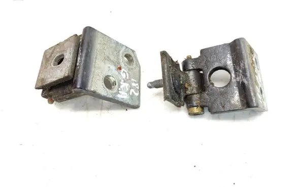 Rear door hinge set