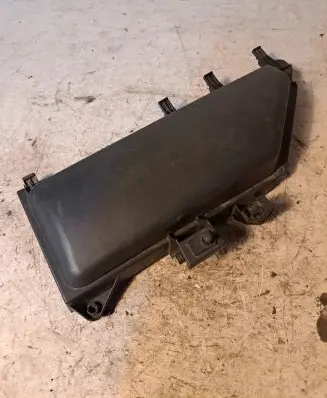 BMW 5 E60 E61 Air filter box cover 6950936