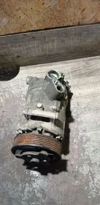 Volkswagen PASSAT B6 Air conditioning (A/C) compressor (pump) 5N0820803