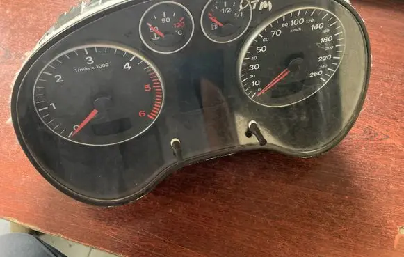 Audi A3 S3 8P Speedometer (instrument cluster) 8P0920931E