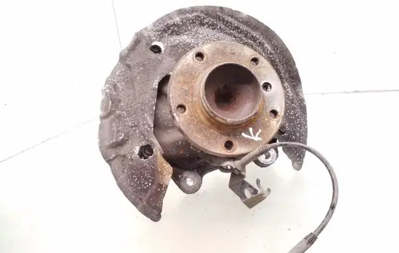 BMW 5 E60 E61 Front wheel hub spindle knuckle 6764443 31216764443