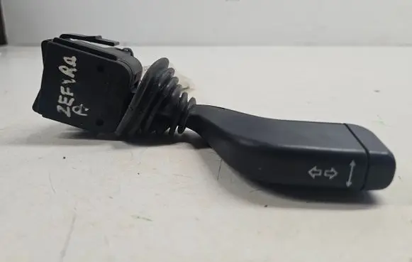 Opel Zafira A Indicator stalk 90560990