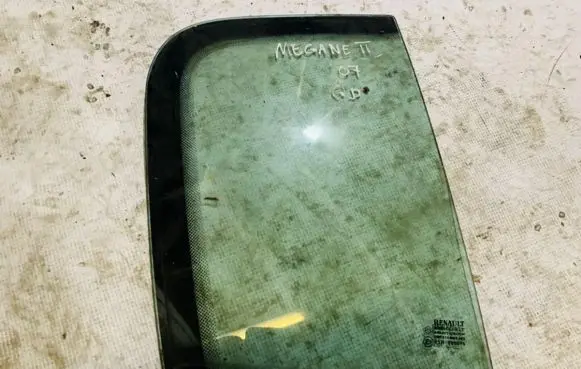 Renault Megane II Rear vent window glass 