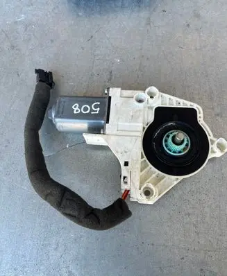 Audi A4 S4 B8 8K Front door window regulator motor 8K0959802A