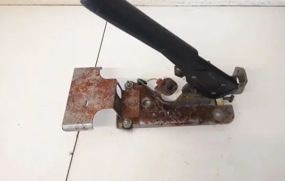 Handbrake/parking brake lever assembly