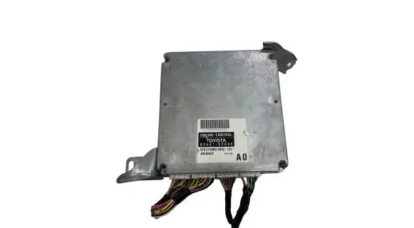 Toyota Avensis T220 Engine control unit/module 8966105A00 2750009442 MB2750009442