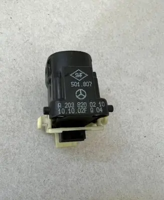 Mercedes-Benz C W203 Quarter vent window switch A2038200210 501807